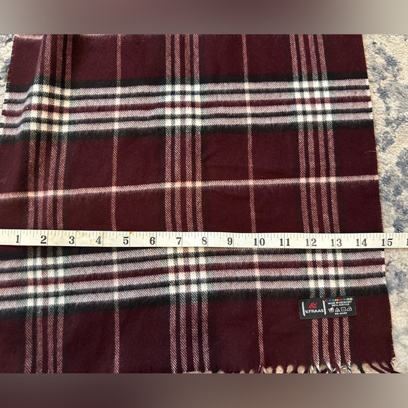 V. Fraas Cashmink Men’s/Women’s  ivory ,black ,plum  14x74( fringeto fringe) - Picture 4 of 5